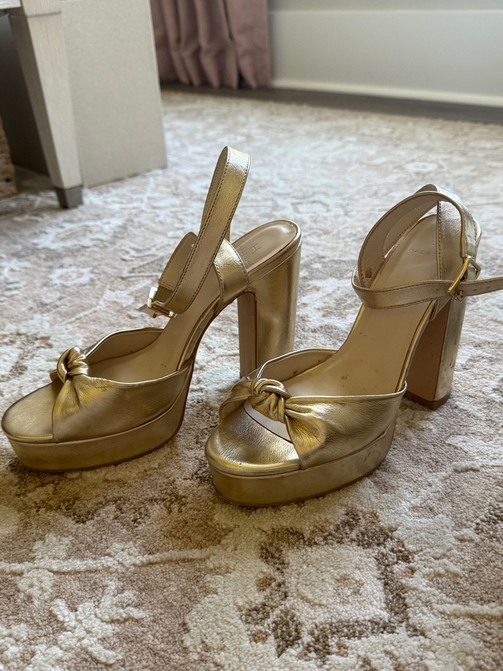 Halston Gold Platform Heel Size 6